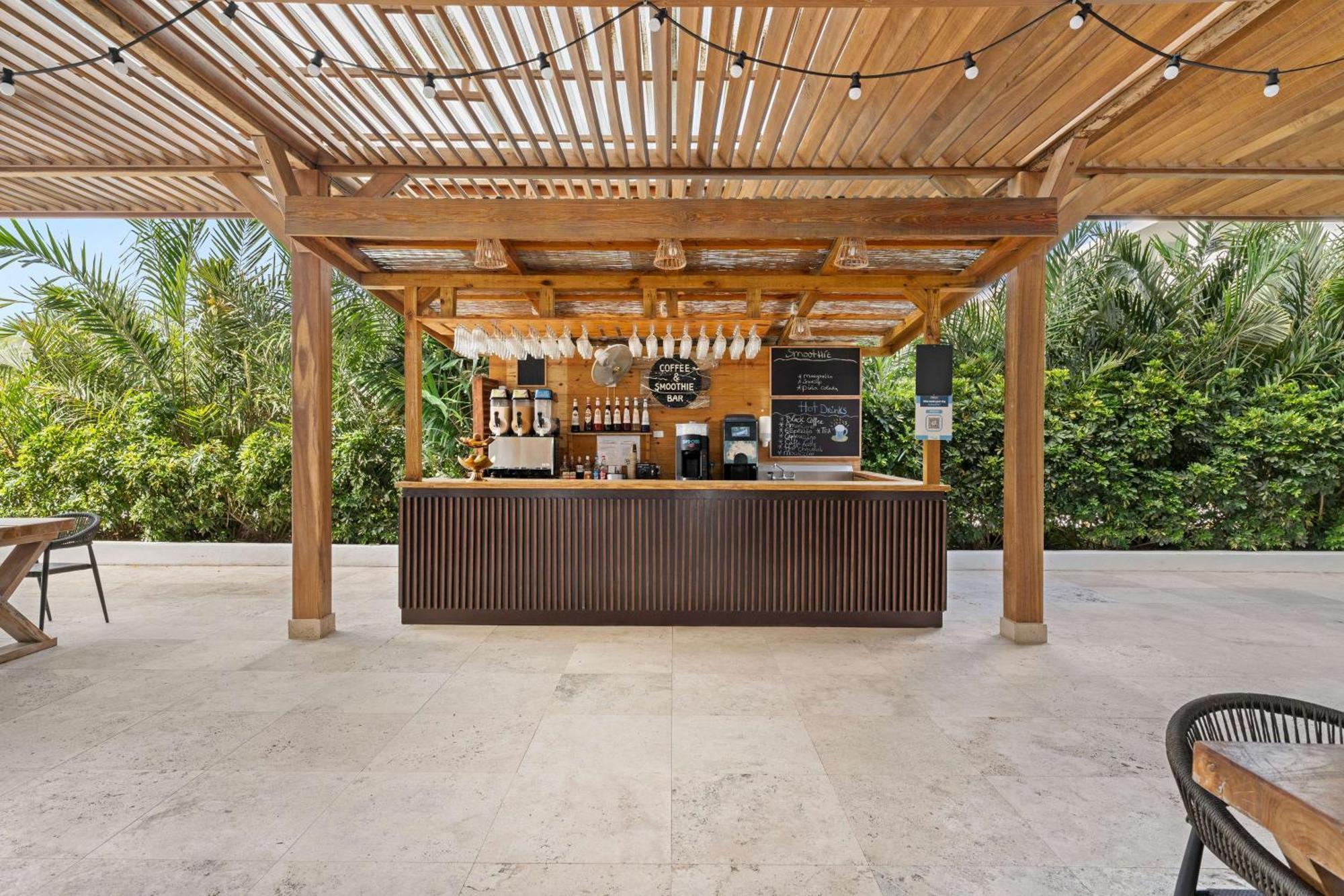 Mangrove Beach Corendon Curacao All-Inclusive Resort, Curio By Hilton ウィレムスタッド エクステリア 写真