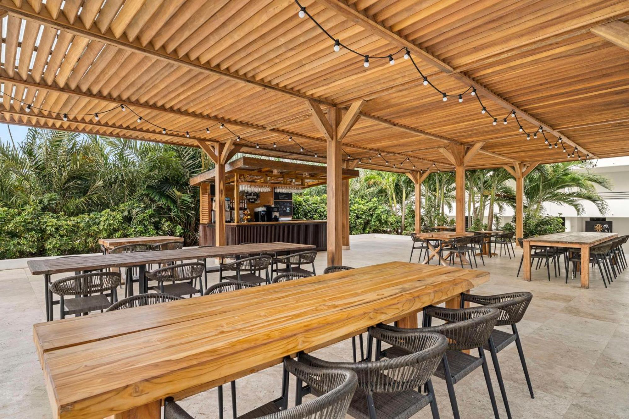 Mangrove Beach Corendon Curacao All-Inclusive Resort, Curio By Hilton ウィレムスタッド エクステリア 写真