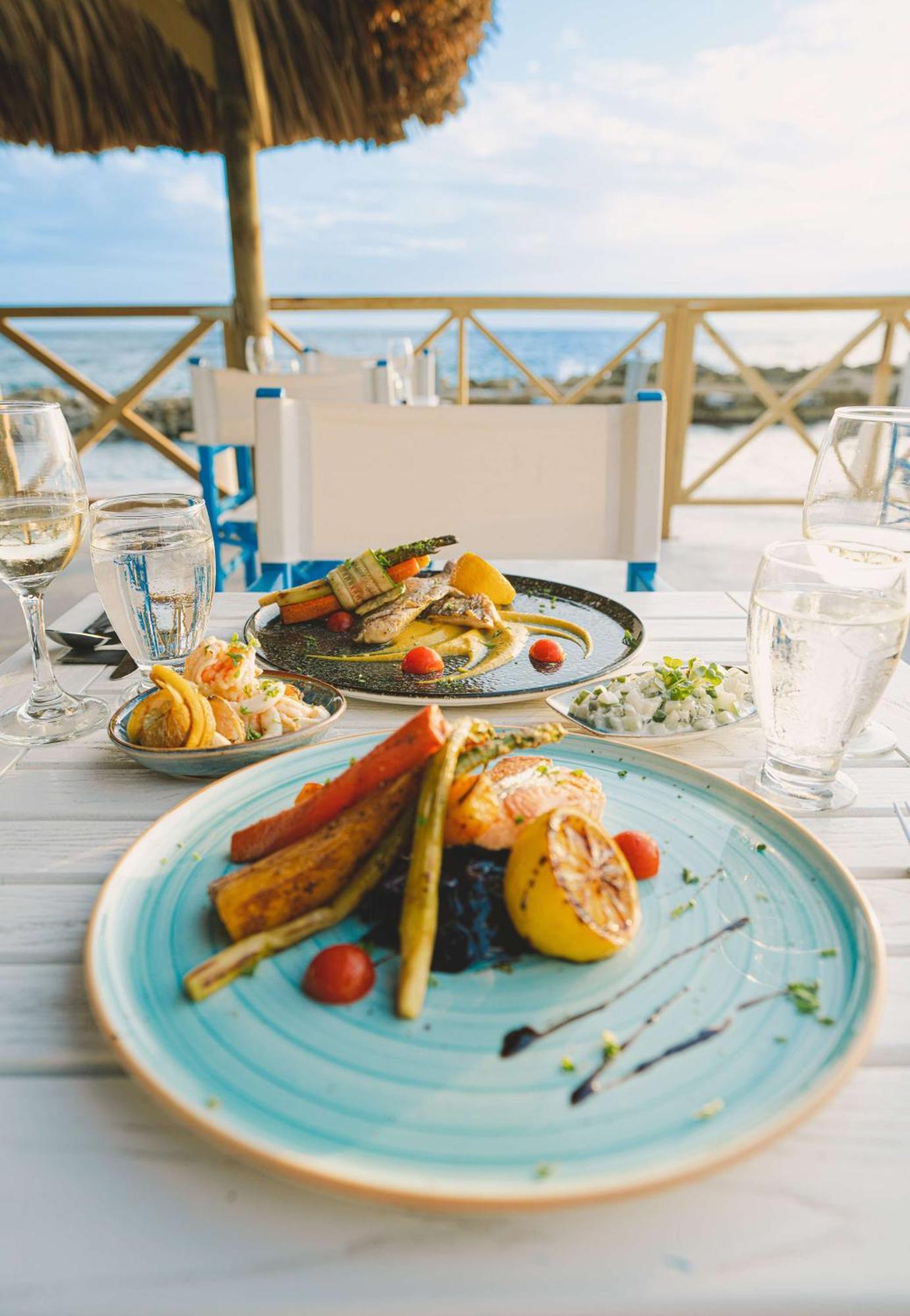 Mangrove Beach Corendon Curacao All-Inclusive Resort, Curio By Hilton ウィレムスタッド エクステリア 写真
