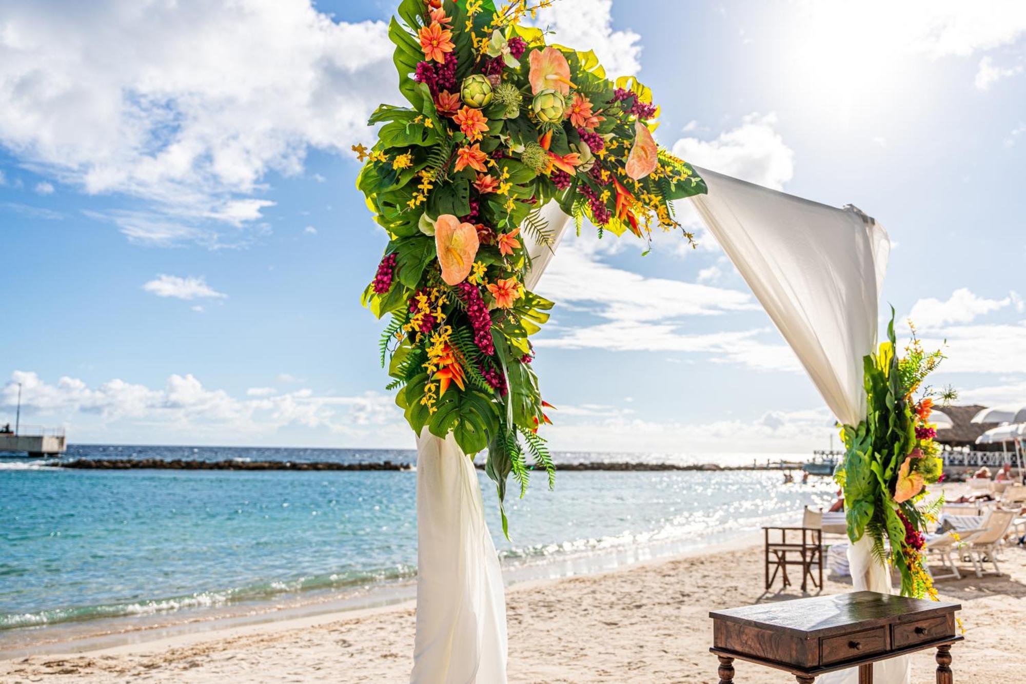 Mangrove Beach Corendon Curacao All-Inclusive Resort, Curio By Hilton ウィレムスタッド エクステリア 写真