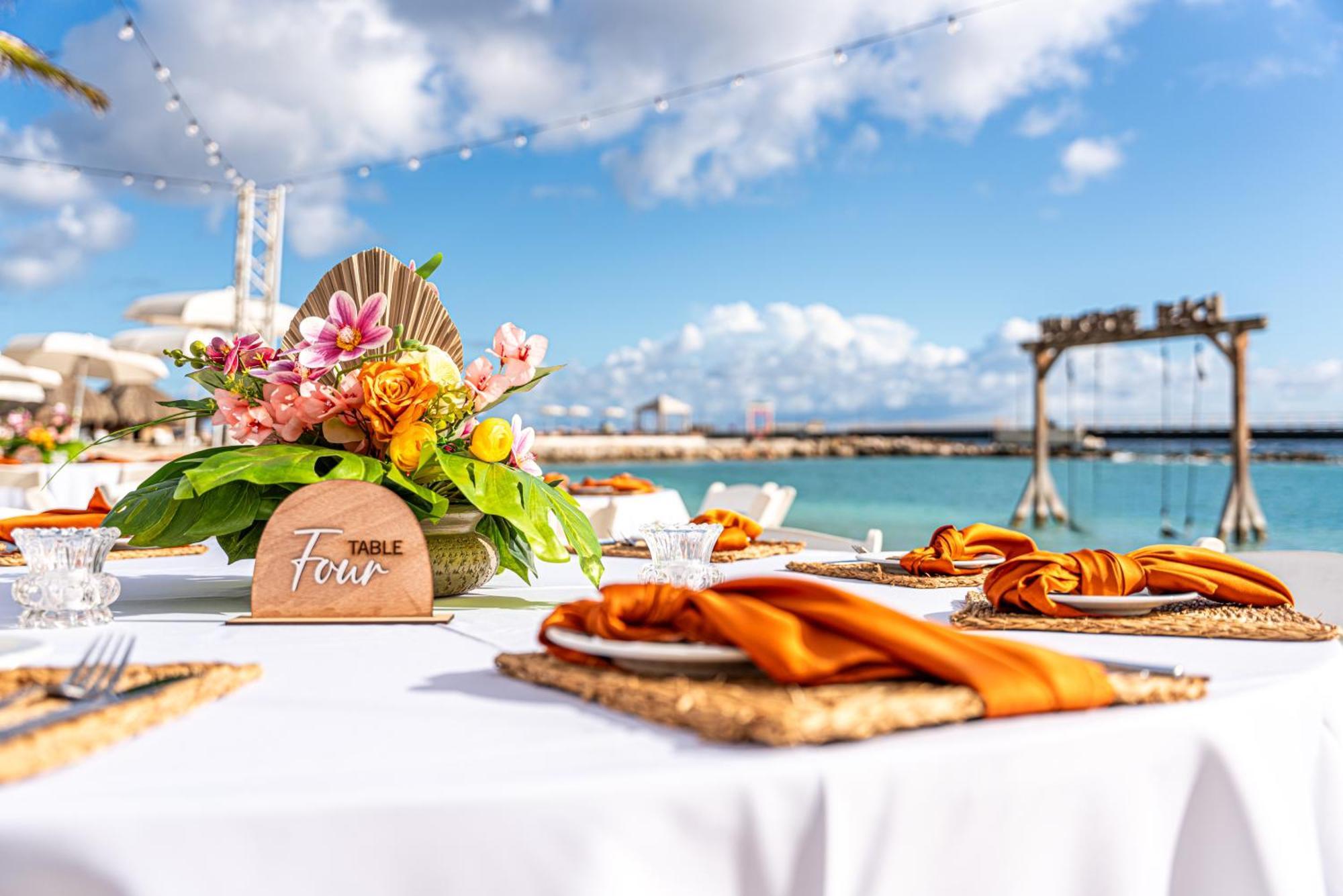 Mangrove Beach Corendon Curacao All-Inclusive Resort, Curio By Hilton ウィレムスタッド エクステリア 写真